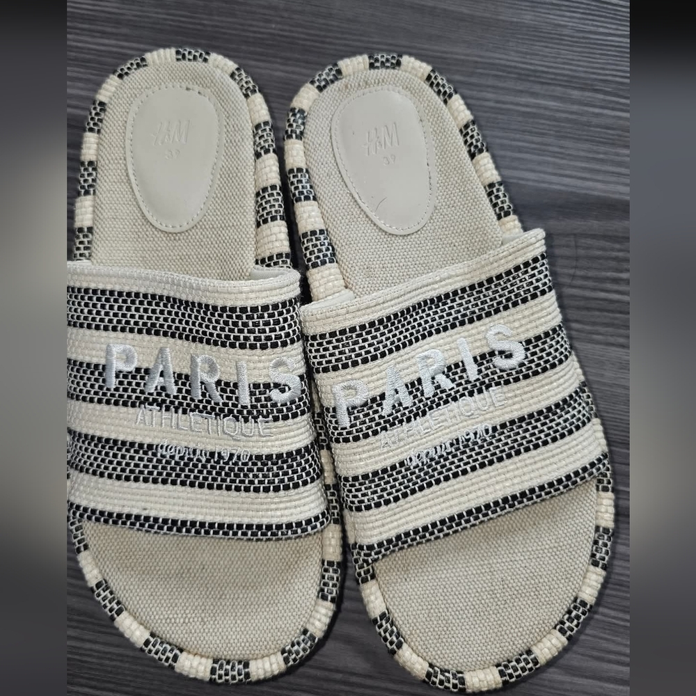 H&M 39 (womens 8) Sandals Slides